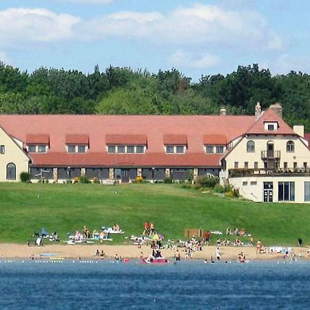 Potawatomi Inn & Cabins Ангола Экстерьер фото