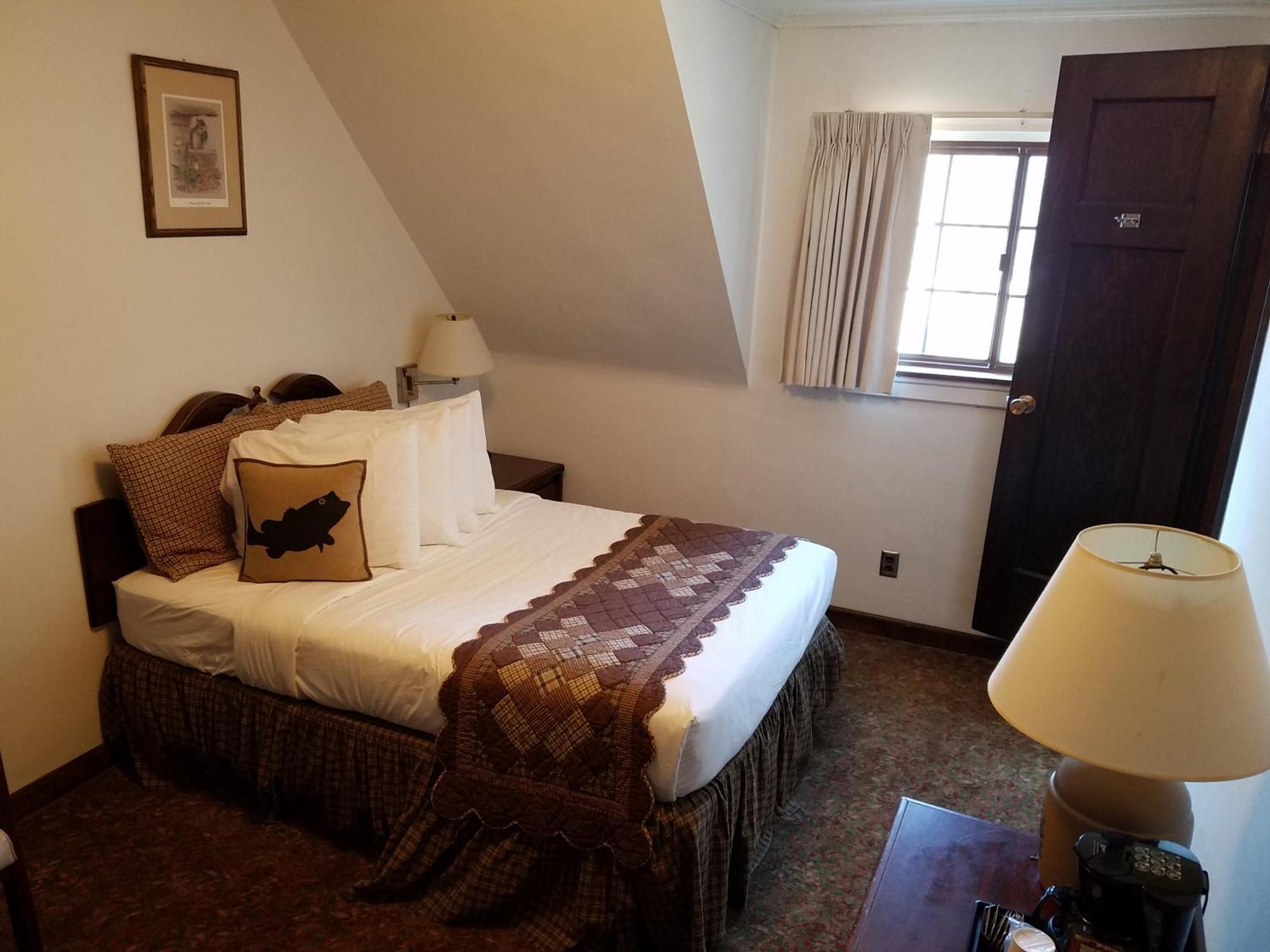 Potawatomi Inn & Cabins Ангола Номер фото