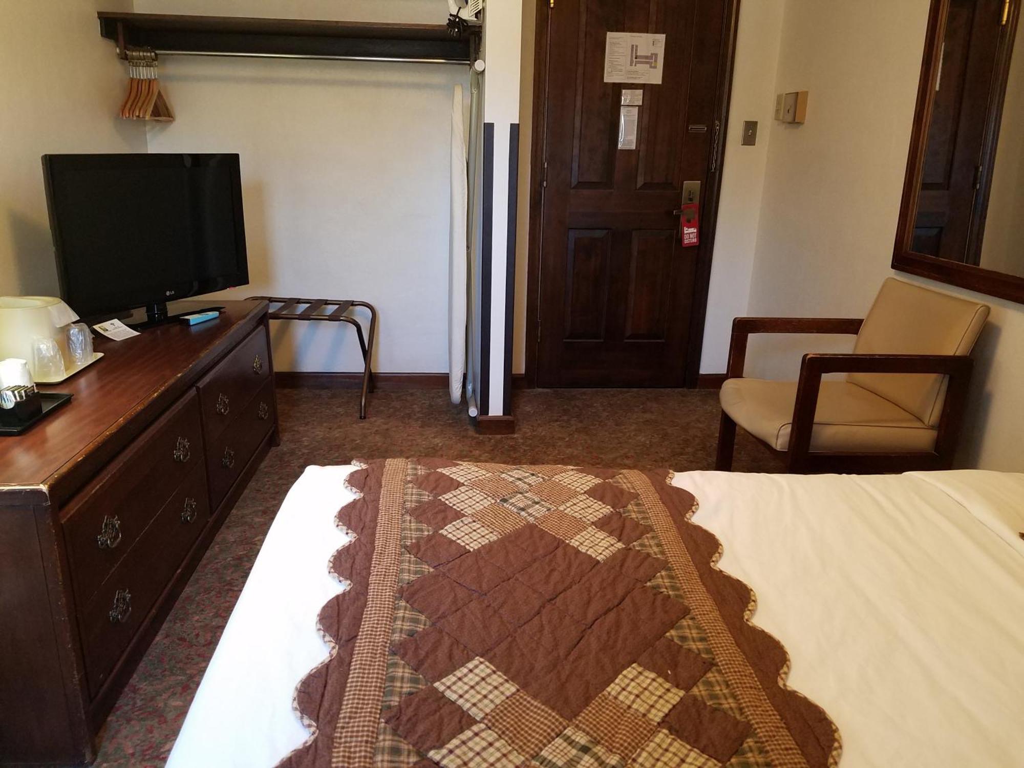 Potawatomi Inn & Cabins Ангола Номер фото
