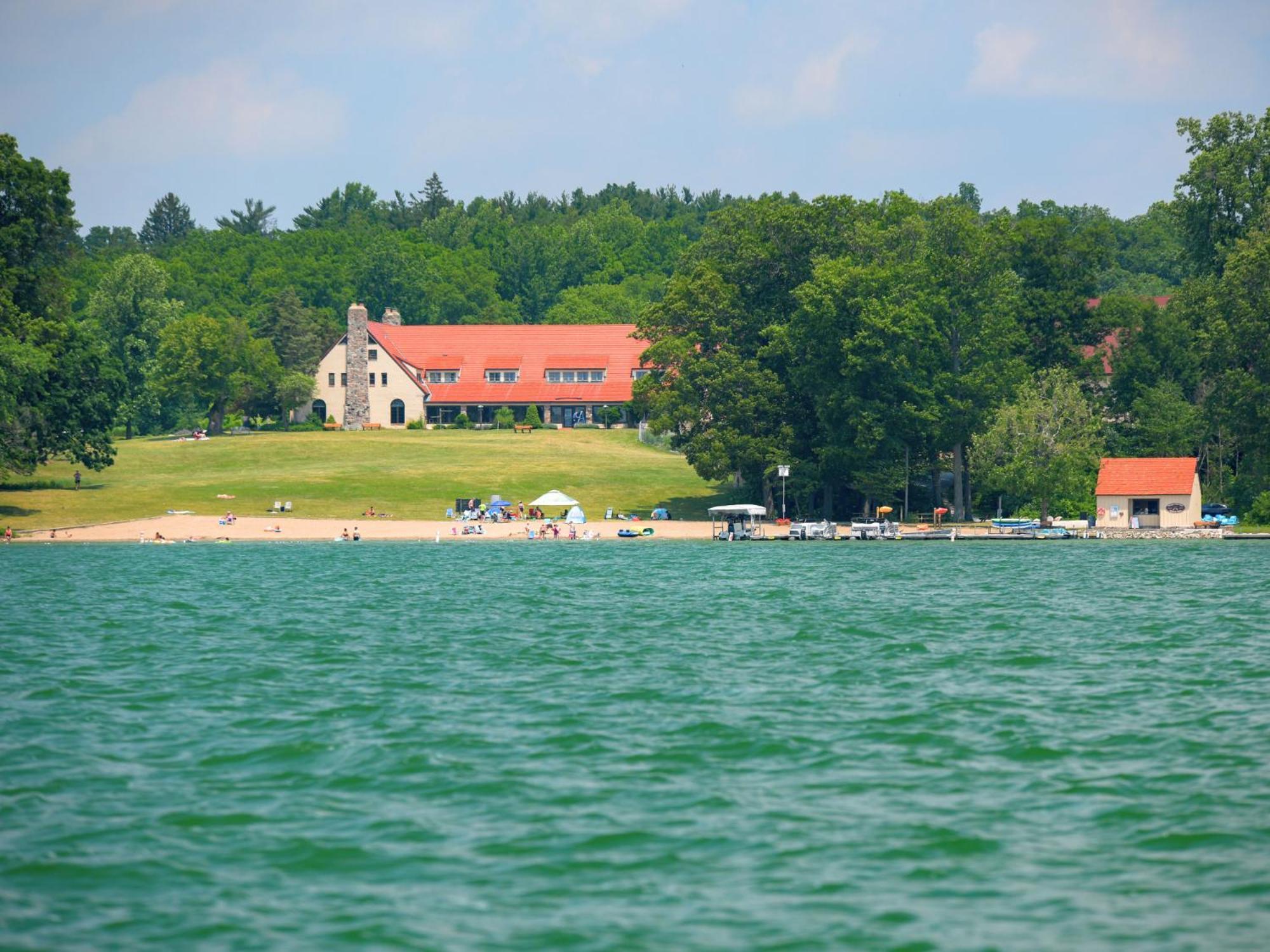 Potawatomi Inn & Cabins Ангола Экстерьер фото