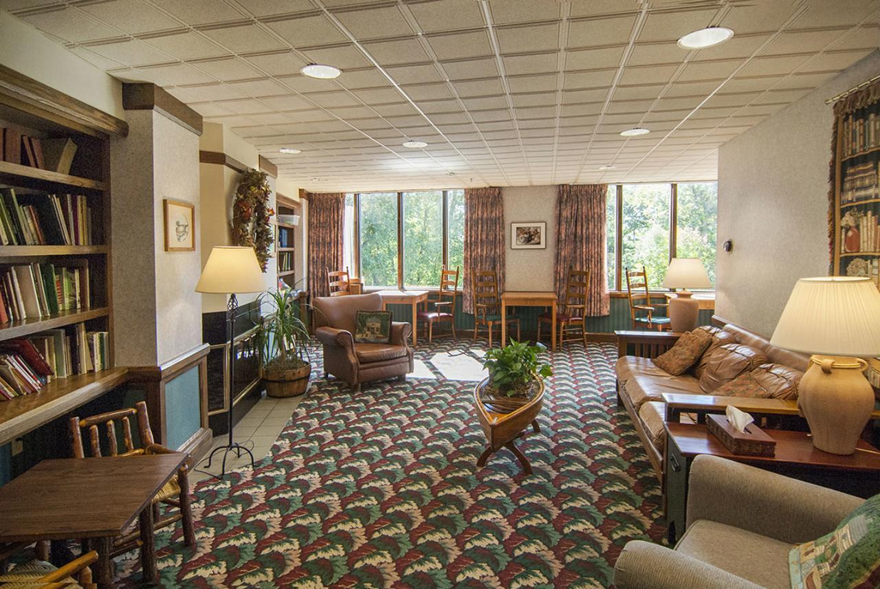 Potawatomi Inn & Cabins Ангола Экстерьер фото