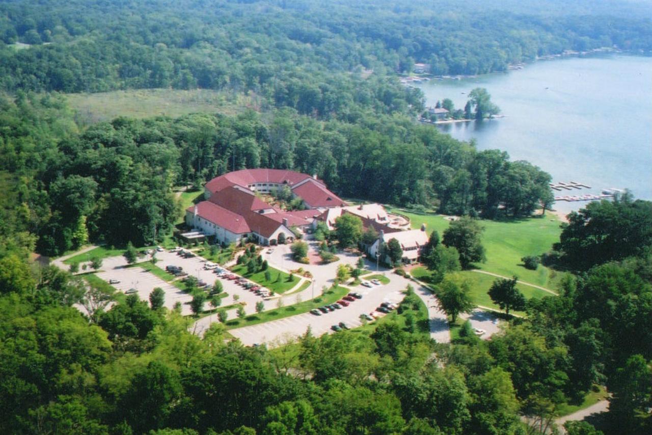 Potawatomi Inn & Cabins Ангола Экстерьер фото